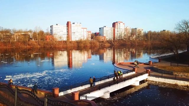 Весенний разлив реки и Витебские рыбаки смотреть онлайн