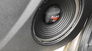 Сабвуфер в дверь? Лучше правильный мидбас!