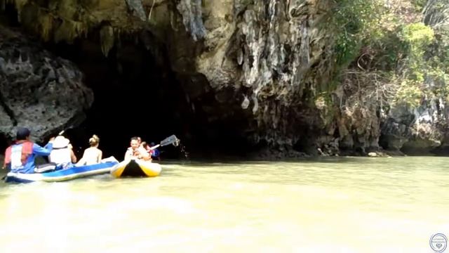 Путешествие на каноэ у острова Джеймса Бонда смотреть онлайн