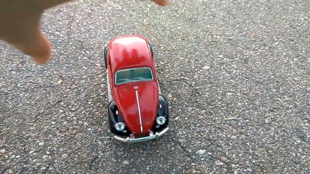 Volkswagen Classic Beetle (1967) Kinsmart pullback Toy (second!) смотреть онлайн