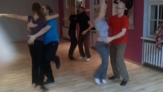 Bachata & Kizomba dla początkujących w Salsa Siempre смотреть онлайн