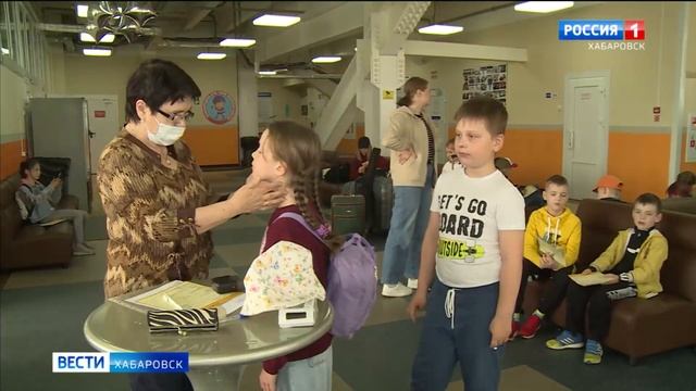 В загородных лагерях Хабаровского края стартовала первая смена смотреть онлайн