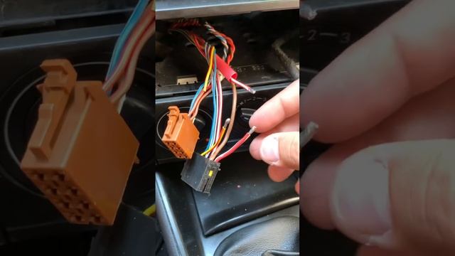 VW Golf IV. Не работает ключ после подключения магнитолы. Решение