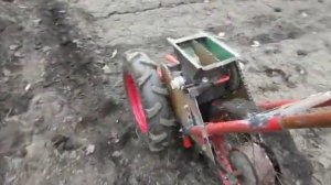 самодельная ручная сеялка  посев 20 лютого