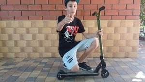 Обучение трюкам на самокате: 180°