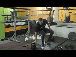 Как правильно забрасывать гантели на грудь