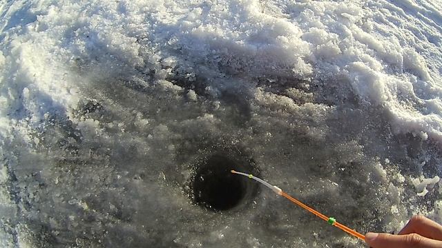 Зимняя рыбалка на реке Исеть СО ЛЬДА! Щука, окунь, судак на балансир, блесну, виб. Лещ плотва на мо