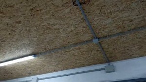 Электромонтаж в гараже в трубах.(коротко)