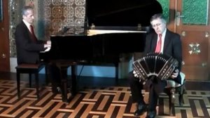 Танго "LA CUMPARSITA". Исполнители - Carlittos Magallanes - бандонеон, Roberto Pinheiro - пианино.