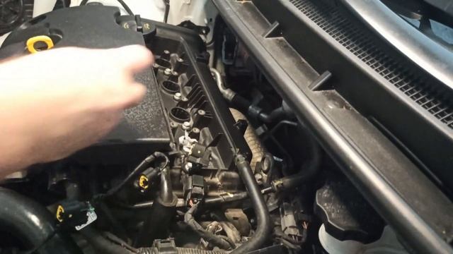 Cambiar bujías y bobinas Hyundai i30 MK2 1.4 MPI G4FA paao a paso / Change spark plugs and coils смотреть онлайн