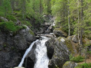 Водопады на реке Жигалан в Красновишерском районе Пермского края (Северный Урал)