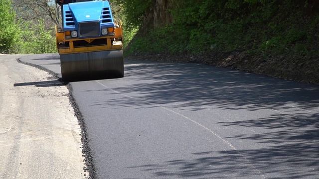 Асфальтирование автодороги Леваши-Акуша-Уркарах-Маджалис-Мамедкала на участке 105-110 км. смотреть онлайн
