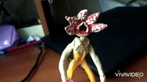 мой демогоргон из пластилина ( на руке типа кр#вь)