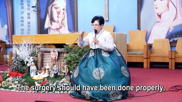 The Precious Blood was transformed as a Sacred Host, penetrated into her face mask (Julia Kim, Naju смотреть онлайн