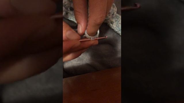 Обвʼязування ліфа для купальника стовпчиком з одним накидом смотреть онлайн