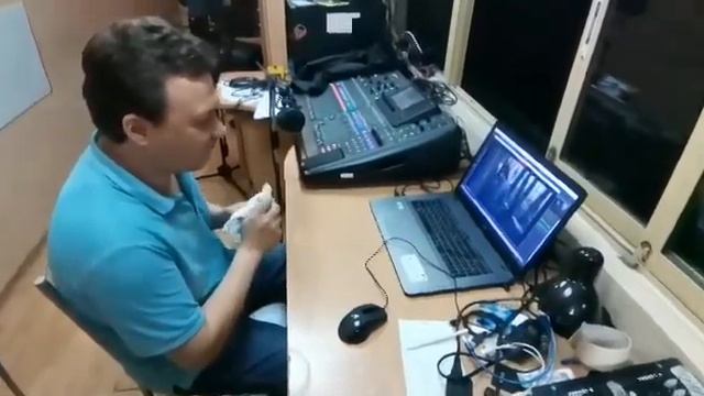 Юра дублирует наш фильм смотреть онлайн