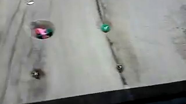 Стол с игрушками и стразами с эпоксидной смолой перед заливкой ч1. смотреть онлайн