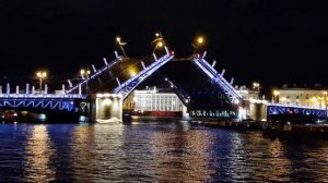 Разведение Дворцового моста под музыку