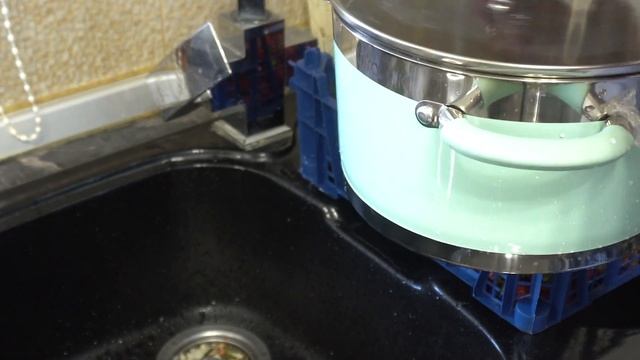 Красиво, удобно и бюджетно: обзор кастрюли LARA LR02-543 смотреть онлайн