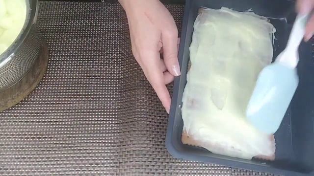 Бесподобный десерт! Настолько прост в приготовлении,что даже ребенок сможет его приготовить!
