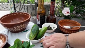 Салат из огурцов с мятой и чесноком, до безобразия вкусный