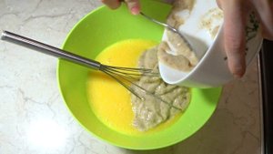 Восхитительный банановый кекс, очень просто, справится даже ребенок