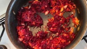 Борщ с говяжьей тушёнкой ?быстро и вкусно??