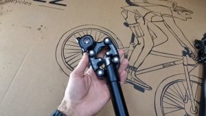 Параллелограммный амортизационный подседельный штырь Suntour SP12-NCX