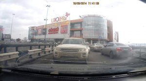 выезд под кирпич на дорогу с односторонним движением