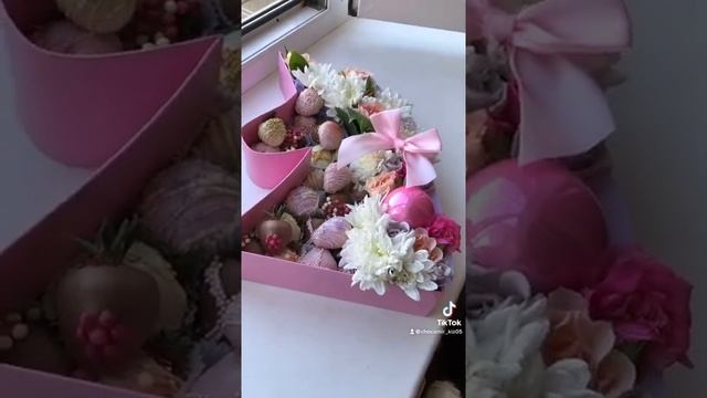 Клубника в шоколаде . Клубничные композиции