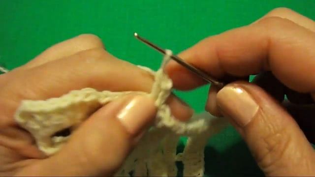 ПОКРЫВАЛО КРЮЧКОМ ИЗ КВАДРАТОВ С ОБЪЕМНЫМИ ЦВЕТАМИ И ШИШЕЧКАМИ смотреть онлайн