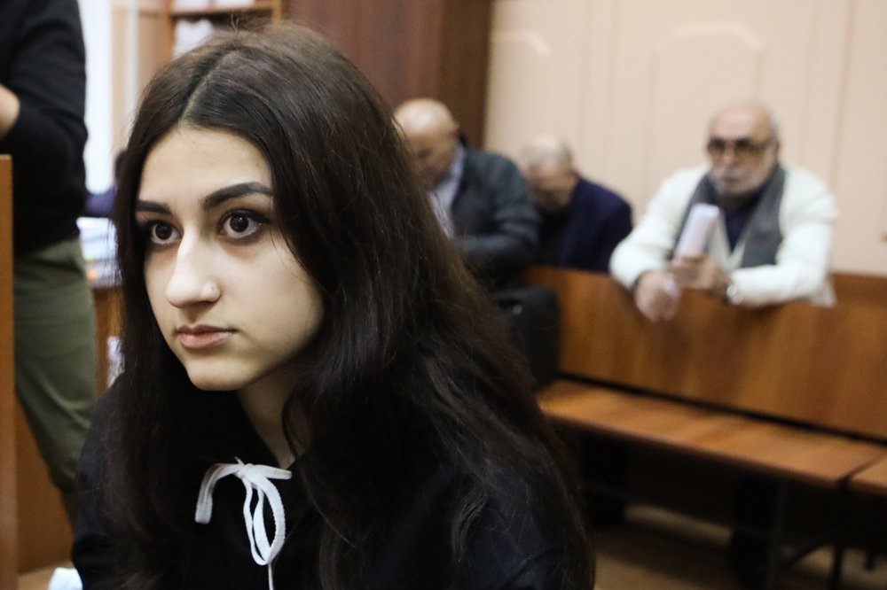 Начинаются слушания по делу отца сестер Хачатурян / События на ТВЦ