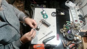 ГЕНЕРАТОР ИЗ МОТОРА ОТ ПРИНТЕРА   13,5 В. - 6 Аm.