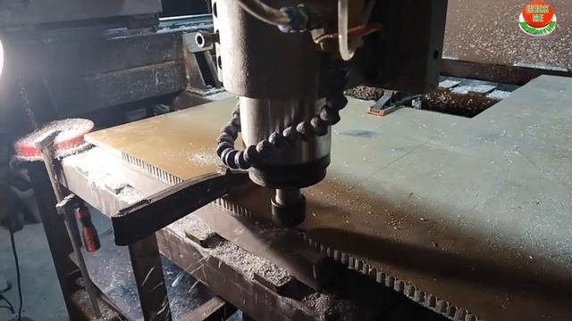 На что способен обломок фрезы и шпиндель 2.2 кВт. Экстремальная резка.