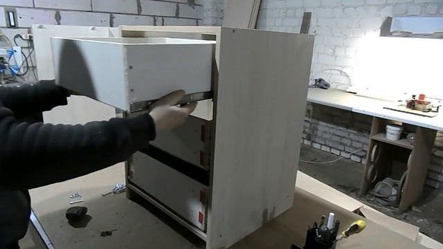 СТОЛ ДЛЯ ШКОЛЬНИКА СВОИМИ РУКАМИ!!! ЧЕРТЕЖ,РАЗМЕРЫ!!!СДЕЛАЙ САМ!!! смотреть онлайн