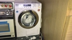 Miele w1 toy washing machine || Snow in a toy washer! 600 subscribers special!