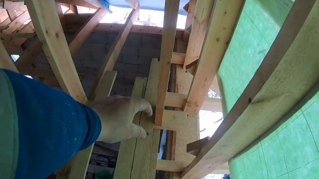 Мужик в Одного сделал самую Дешёвую Стропильную систему.Никогда не допускайте мои ошибки.Сделал сам. смотреть онлайн