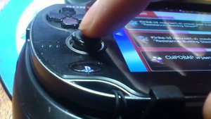 Люфт на стиках PS Vita.