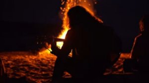 Звук костра и гитары в ночном лесу для сна | Sound of campfire and guitar in night forest for sleep