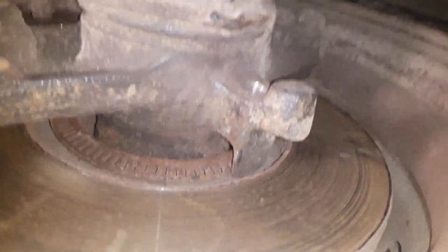 Установка датчиков ABS. Дополнение к предыдущему видео. мерседес ATEGO. смотреть онлайн