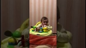В 7 месяцев Ева начала говорить. Первые слова.Вкусная погрызушка.