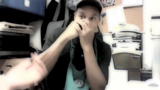 Justin (barista) rapping on break! смотреть онлайн