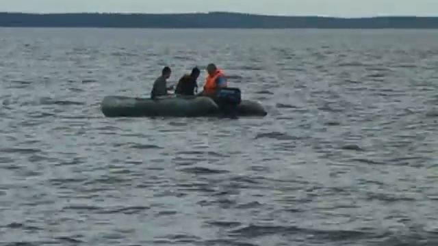 Ротан-380К под 25-м меркурием тащит лыжника смотреть онлайн