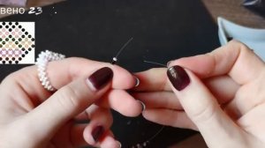 Фигурка из бисера Лапка кошечки в технике крестик