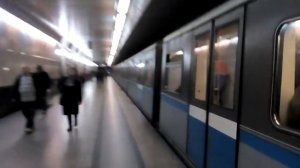 Москва 1079 станции метро Бульвар Дмитрия Донского и Улица Старокачаловская осень день