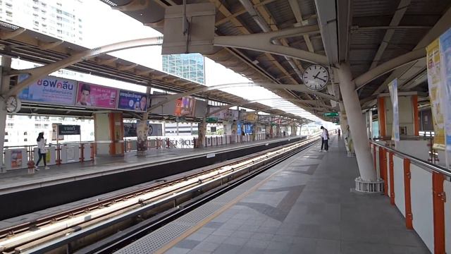 начало путешествия во время пандемии смотреть онлайн