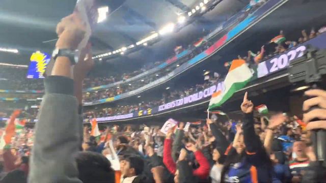 Kohli hitting the other six, off Rauf, Raw Footage from MCG #Cricket #icct20worldcup2022 смотреть онлайн