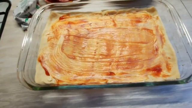 Домашняя пицца в духовке на готовом тесте