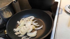 Почки в белом соусе используя Автоклав