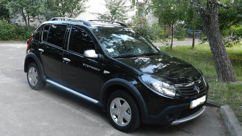 Меняем лампочку в RENAULT SANDERO STEPWAY 2011 г.в.
